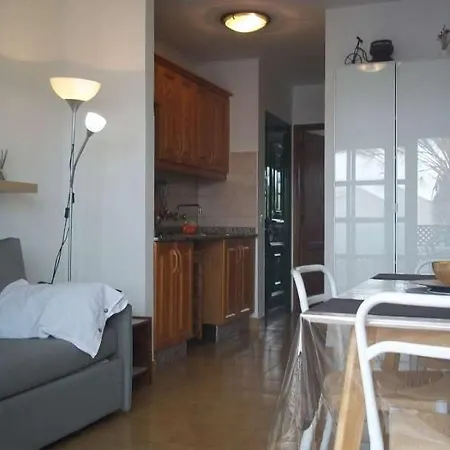 Villa Puerto Del Carmen Sleeps 4 Pool Wifi